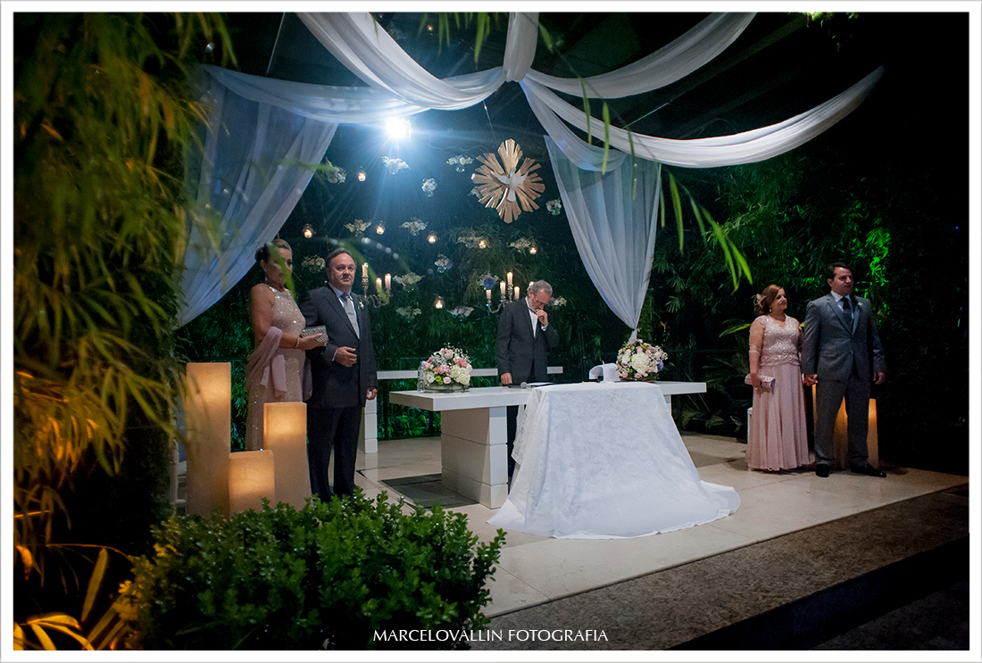 Foto de cerimonia de Casamento RJ - Entrada da Noiva - Casa das Canoas