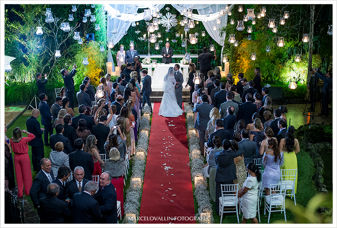 Foto de cerimonia de Casamento RJ - Noivos Casa das Canoas