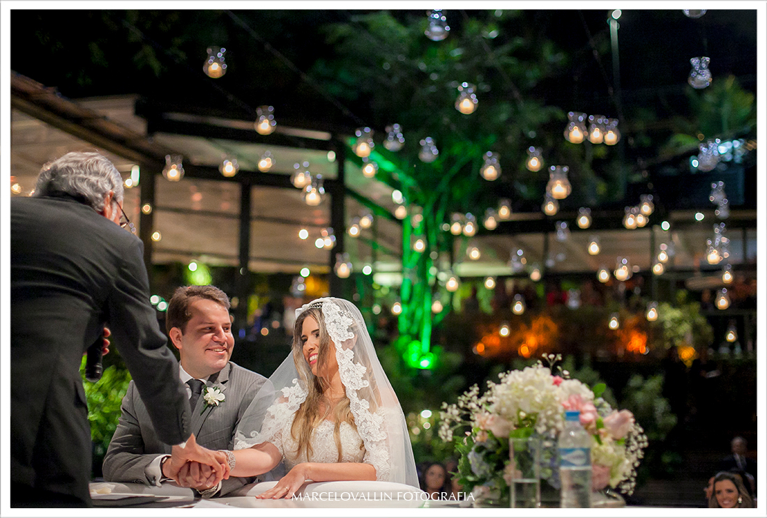 Fotografia de Casamento RJ - Noivos Casa das Canoas