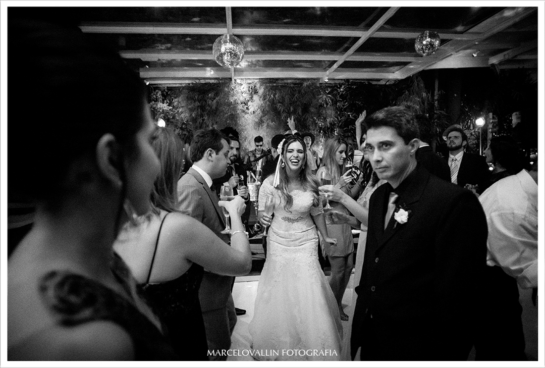 Fotografia de festa de Casamento RJ - Noivos Dançando
