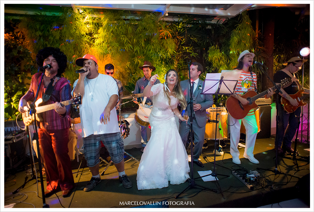 Foto de Casamento RJ - Noivos pista de dança - Casa das Canoas