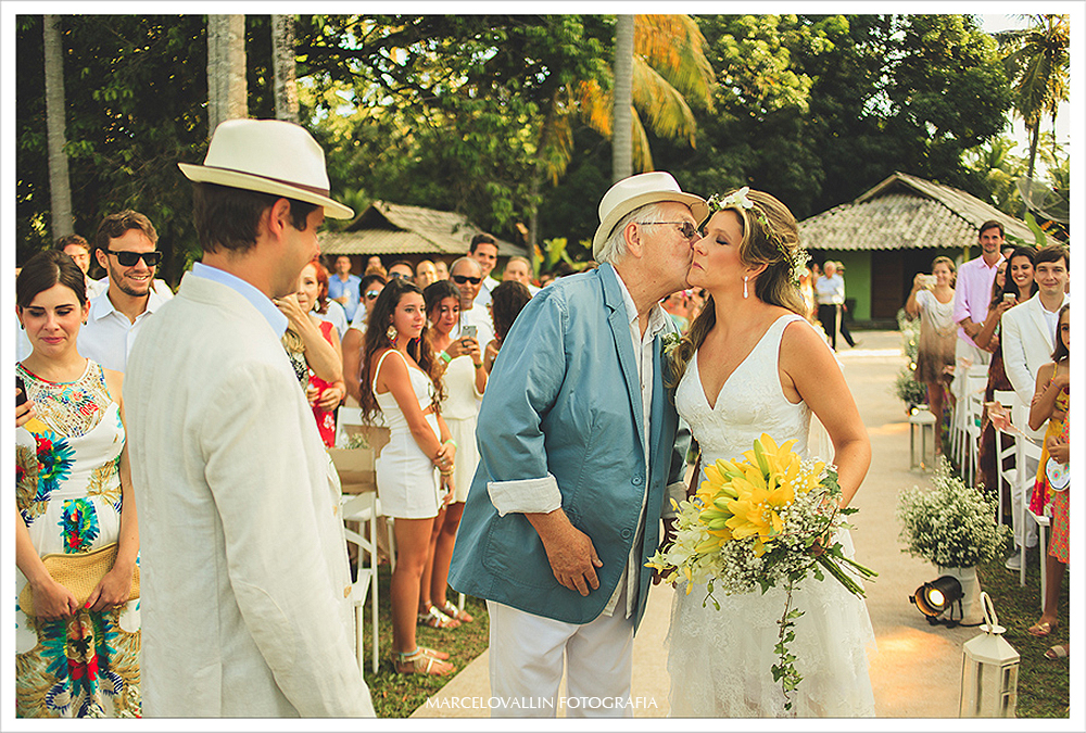 Cerimonia de Casamento - entrada da noiva - Praia dos Carneiros PE
