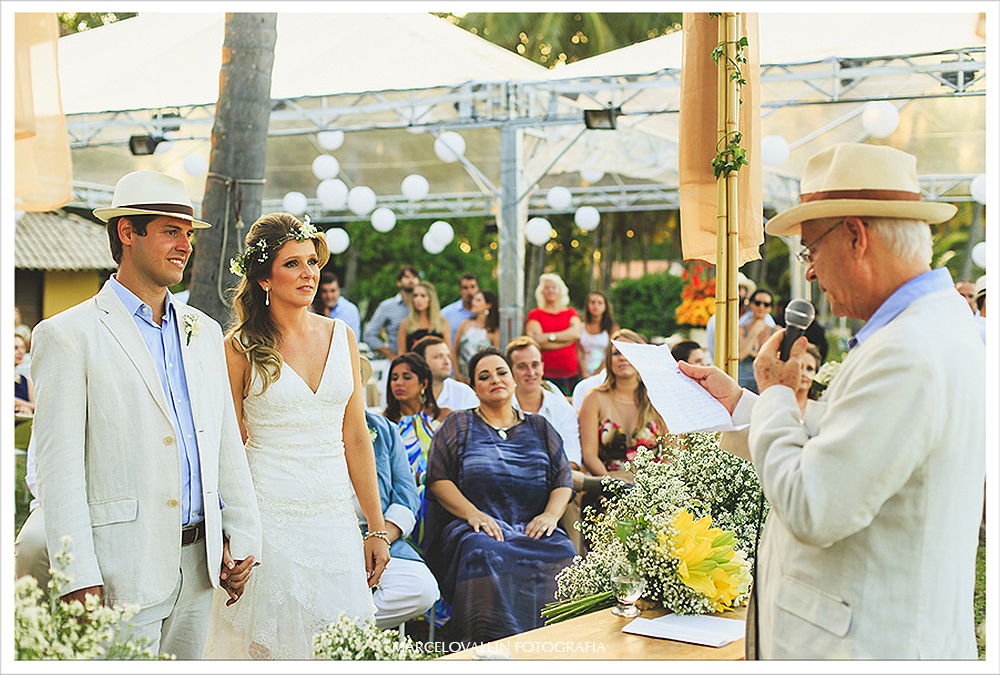 Fotografia de Casamento - Noivos sorrindo - Praia dos Carneiros PE