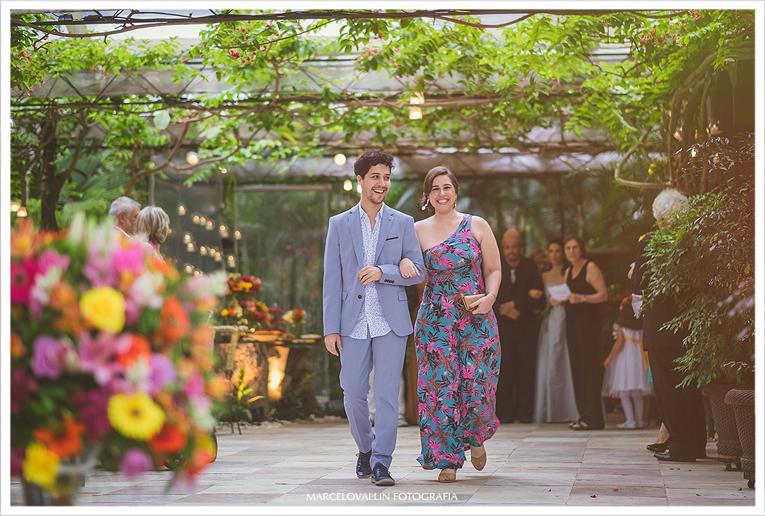 Fotos de Casamento Casa de Santa Teresa, Padrinhos entrando para cerimonia