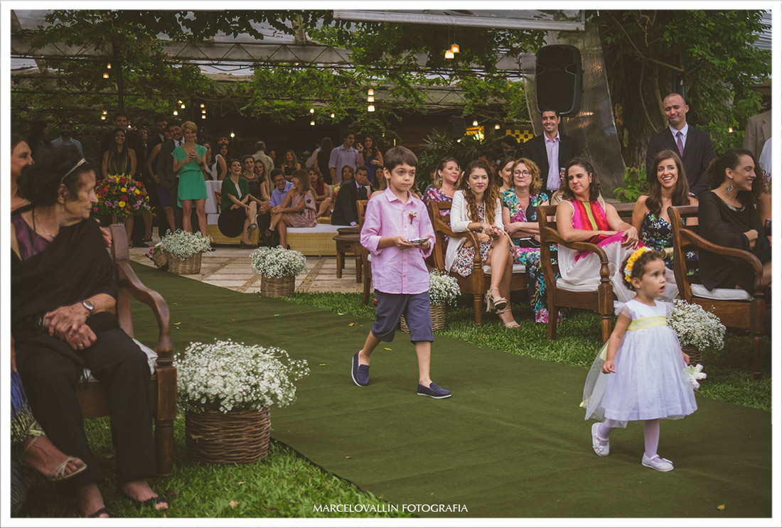 Fotos de Casamento Casa de Santa Teresa, entrada das alianças na cerimonia
