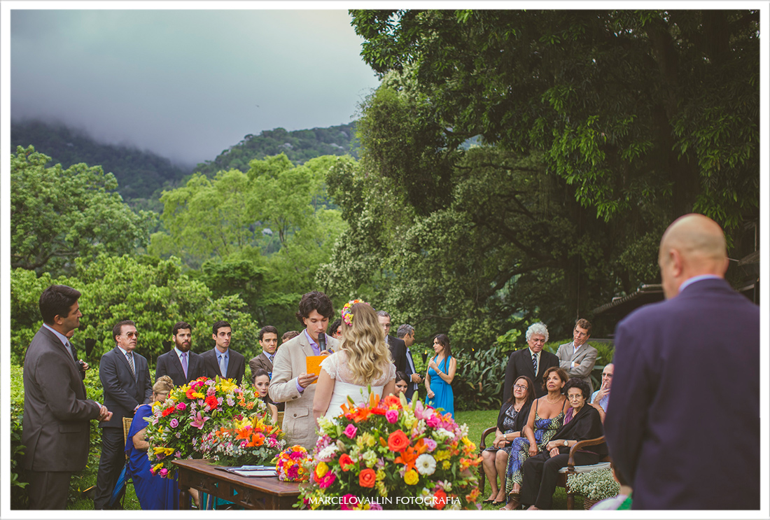 casamento Casa de Santa teresa, Noivos lendo os votos