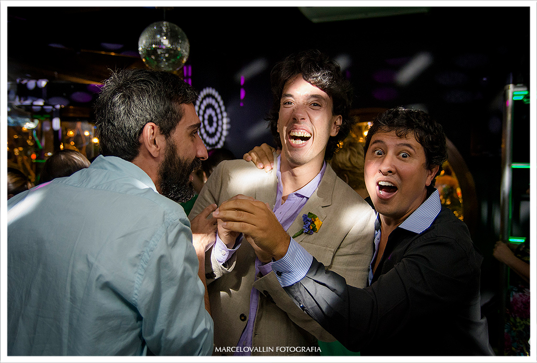 Foto de casamento casa de Santa Teresa, noivo dançando