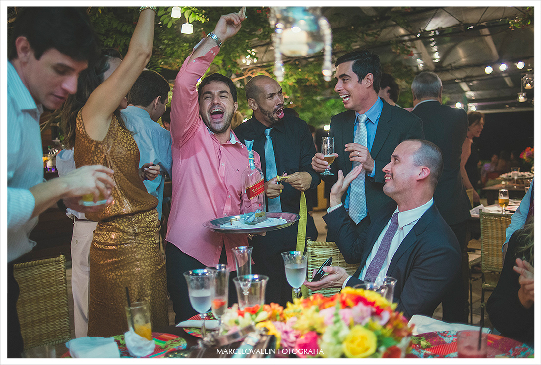 Passando a gravata, festa de casamento casa de santa teresa