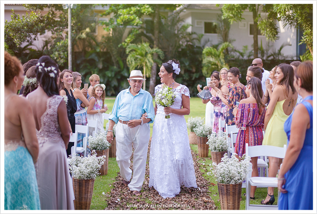 foto da entrada da noiva Casamento Sitio Veredas