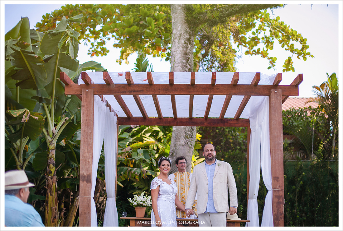 Noivos na cerimonia de casamento Sitio veredas
