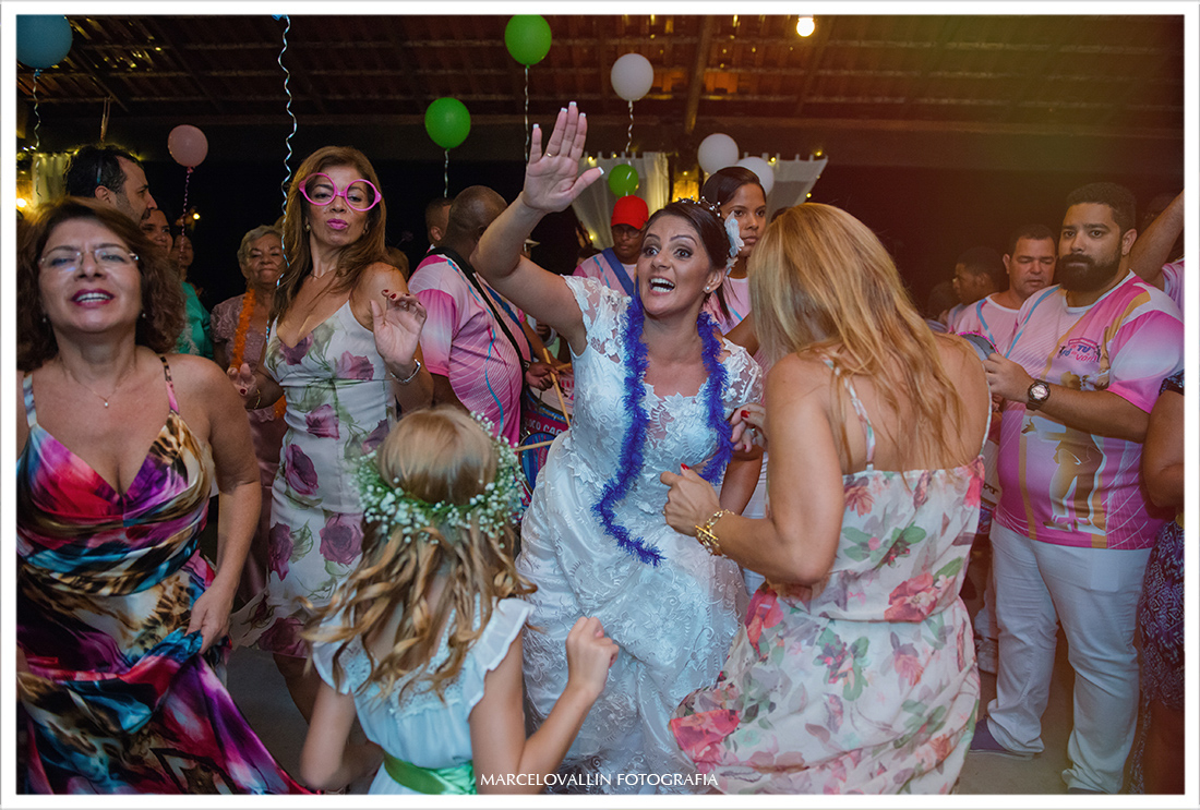 Fotos noiva dançando em festa de casamento Sítio Veredas
