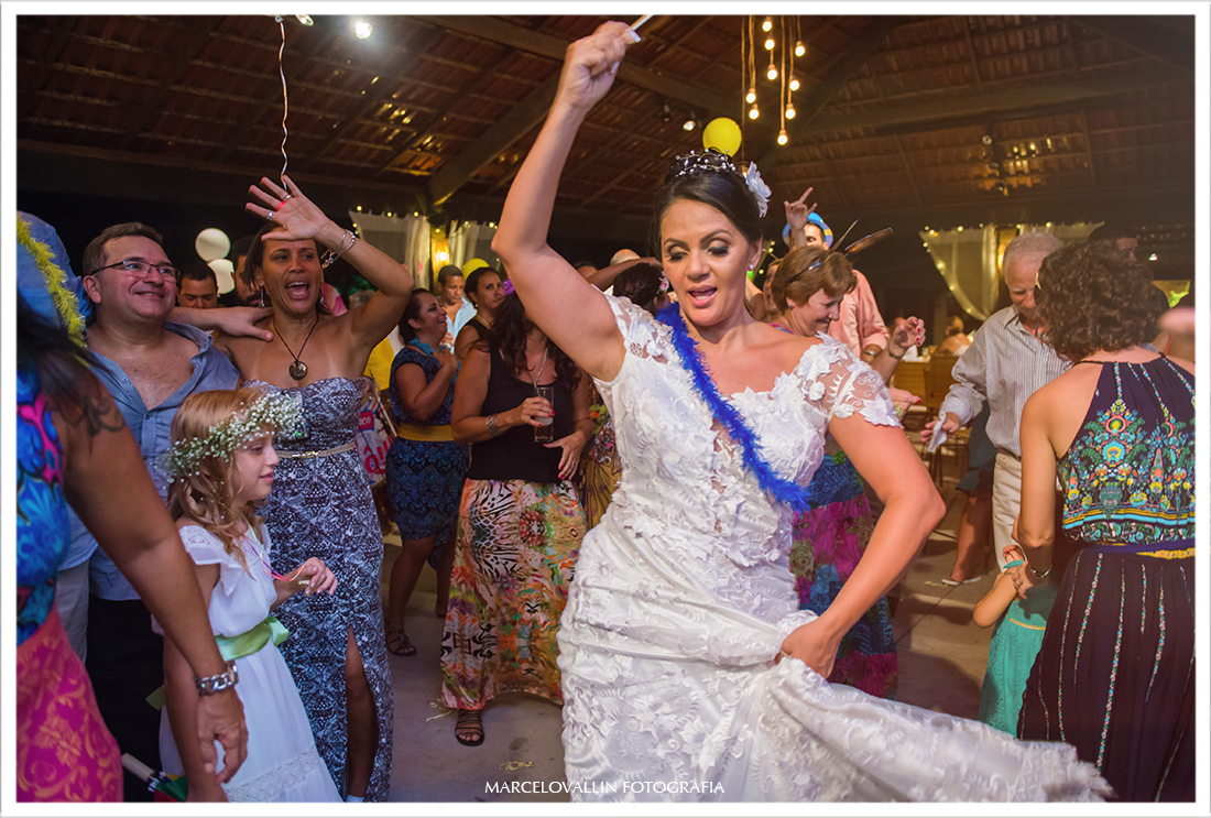 Fotos noiva dançando em festa de casamento Sítio Veredas