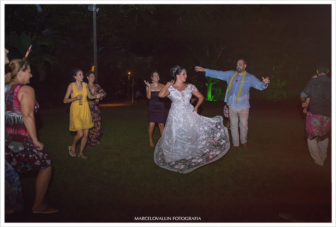 foto Noivos dançando em festa de casamento Sítio Veredas
