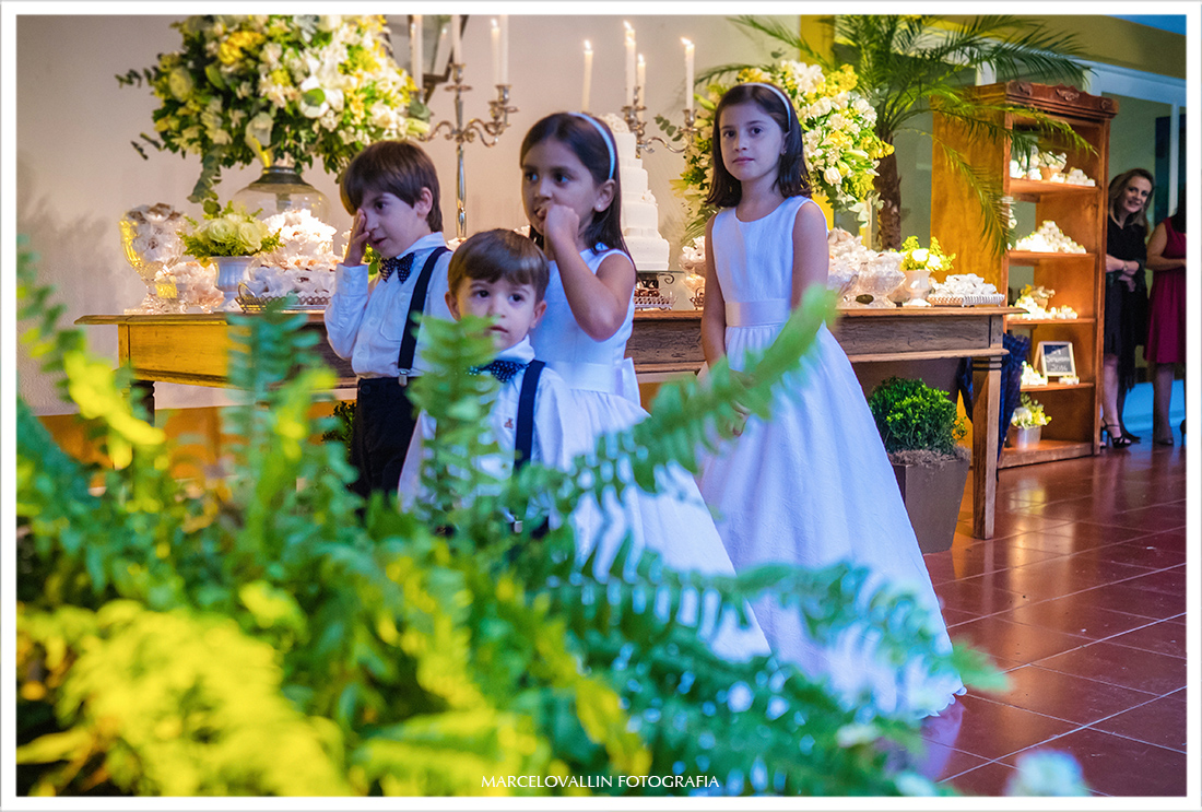 Fotografia de Casamento Petrópolis - Daminhas na cerimonia