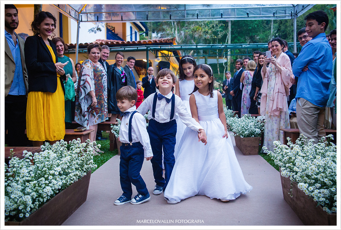 Fotografia de Casamento Petrópolis - Daminhas Pousada Vila Brasil