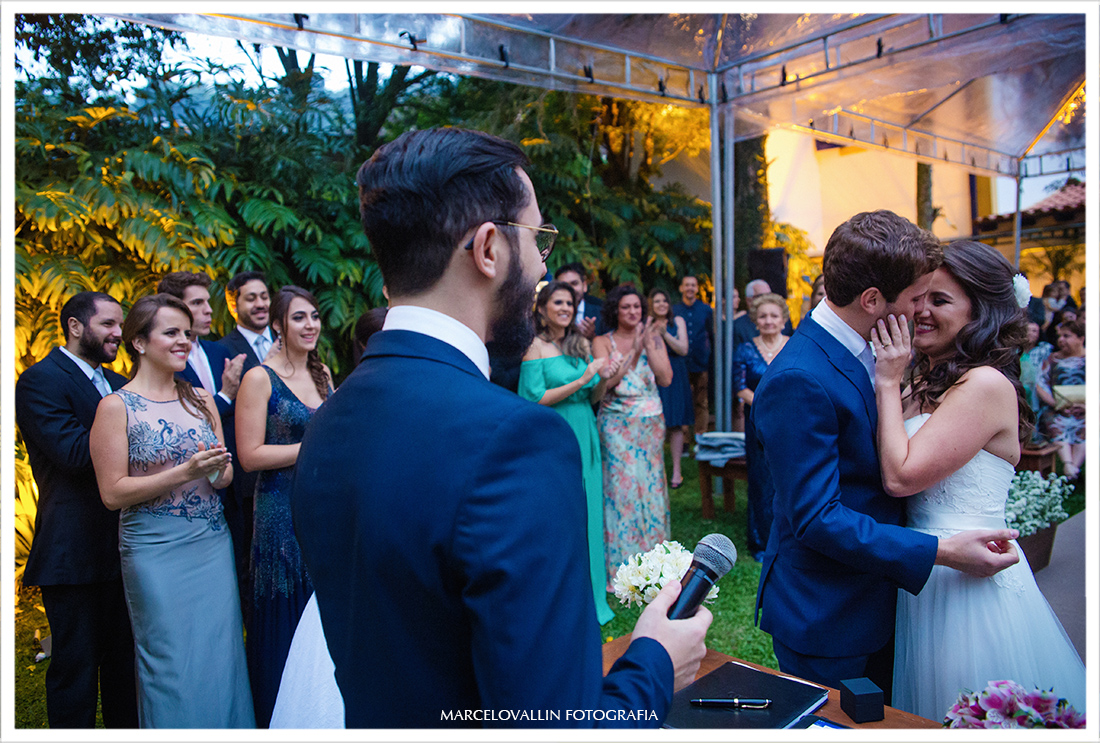 Fotografia de Casamento Petrópolis - Beijo dos noivos