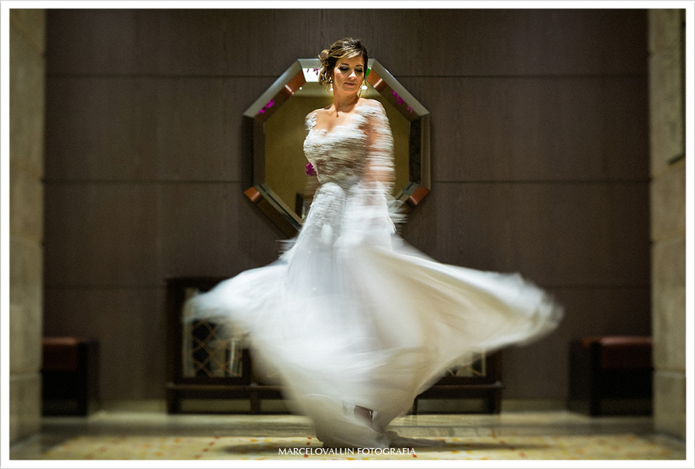 Foto vestido de noiva Carol Hungria - Ensaio Casal no Hotel Sheraton de São Conrado - RJ.