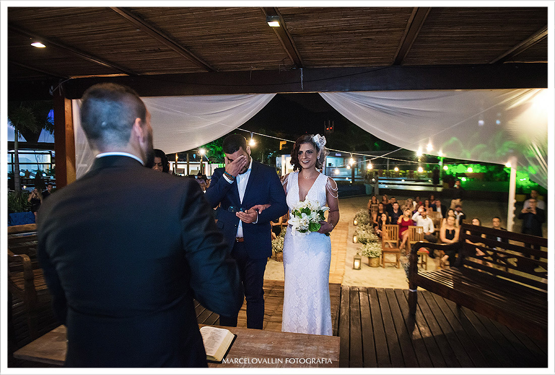 Fotografia de cerimonia de casamento ao ar livre