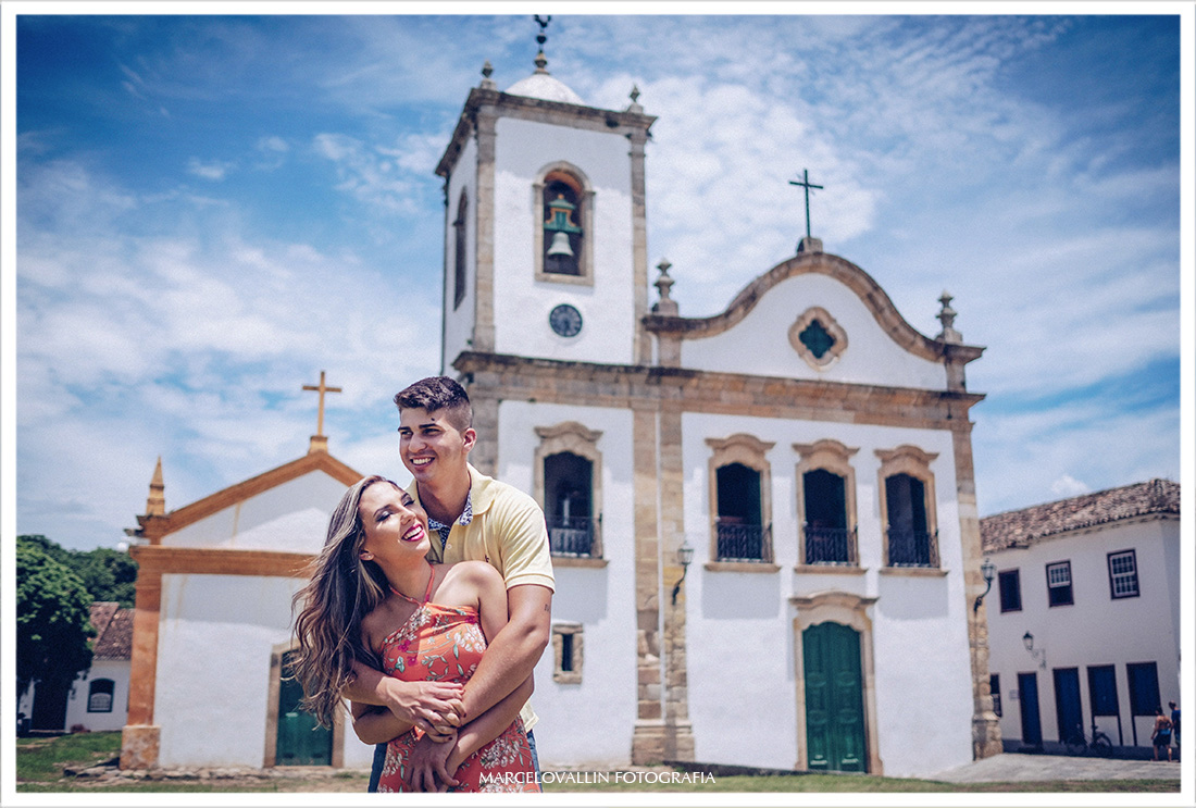 Ensaio Pré Wedding Paraty - Sessão de fotos Larissa e Caio