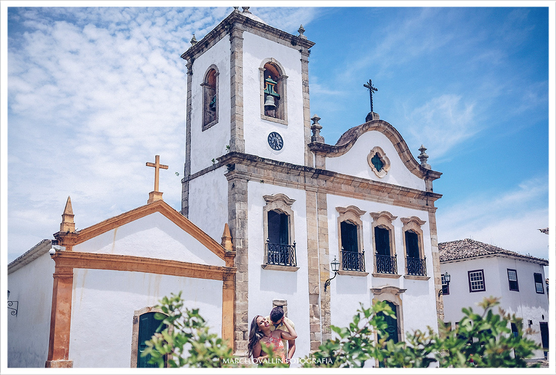 Foto de ensaio na igreja de Paraty