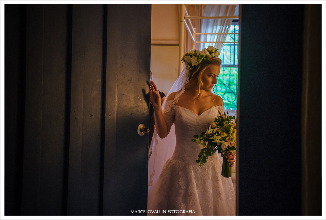 Vestido de noiva em casamento no campo SP