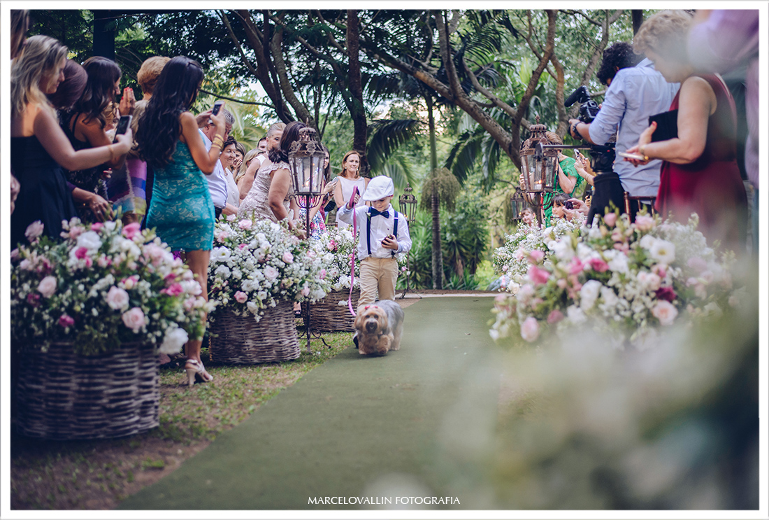 Casando no campo SP - entrada das alianças