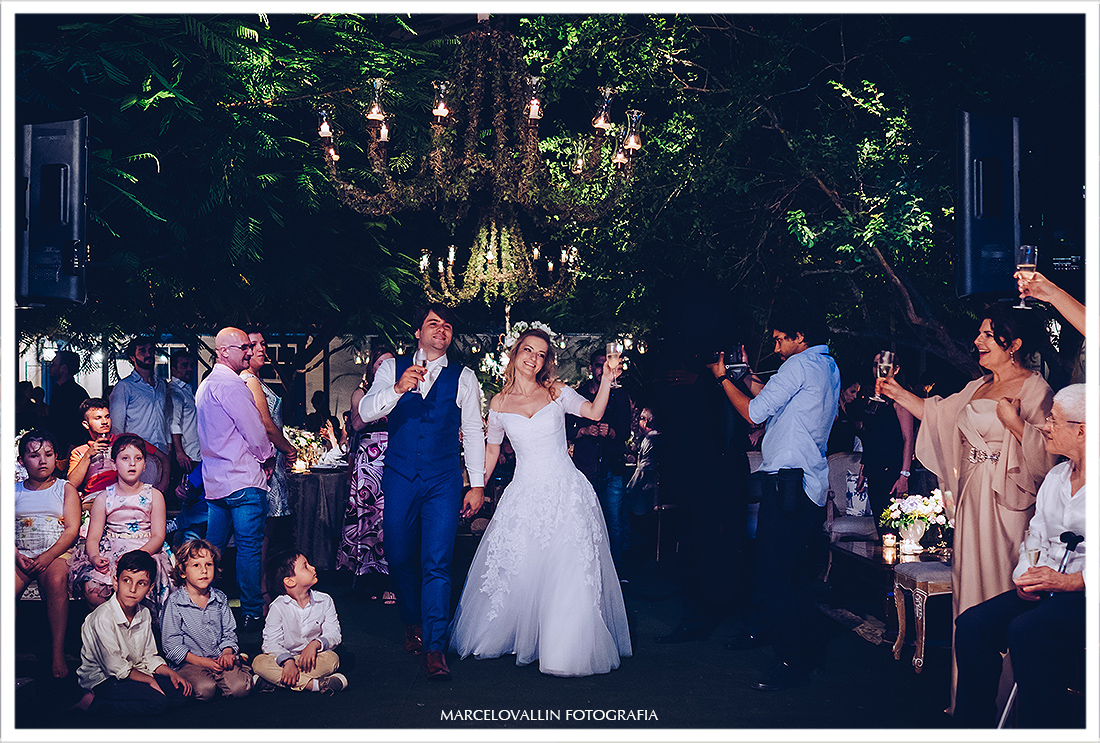 Foto de festa de casamento no campo