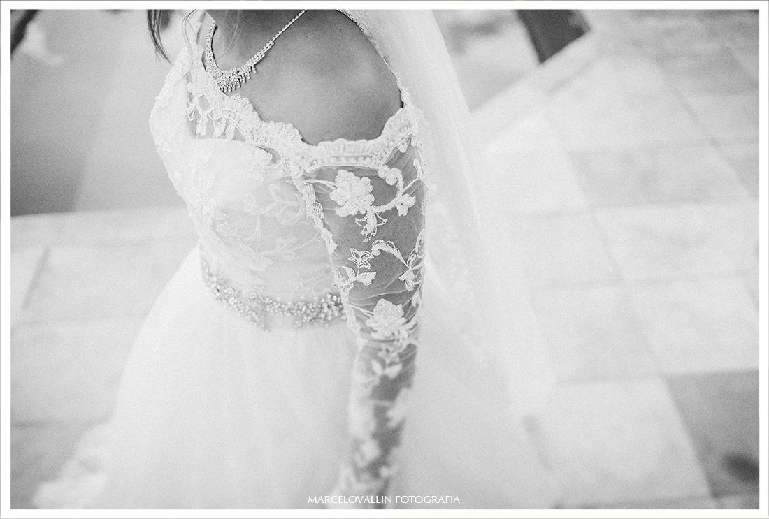 Casamento RJ - Fotografia da noiva com vestido