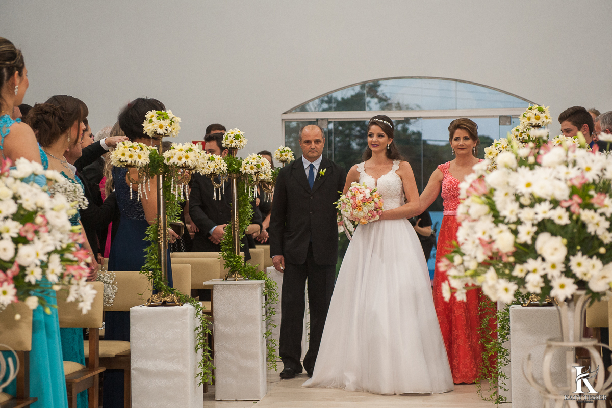entrada da noiva, decoração de casamento, pais da noiva, noivo, casamento, bouquet da noiva, vestido de noiva, katy tesser, fotografa, parana