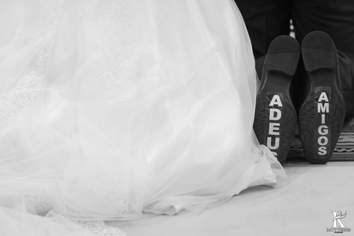 noivo, noiva, casamento, aliança, vestido de noiva, bouquet, traje do noivo, sapato do noivo, decoração de casamento, katy tesser, fotografo, parana