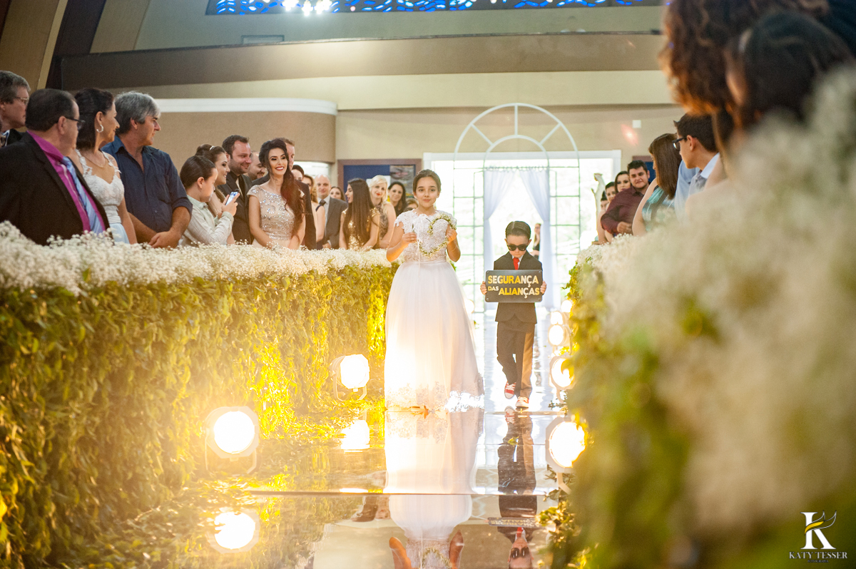 katy tesser, fotografo, casamento, noivo, noiva, igreja, decoração de casamento, madinhas, bouquet, vestido de noiva, cerimonia, padrinhos