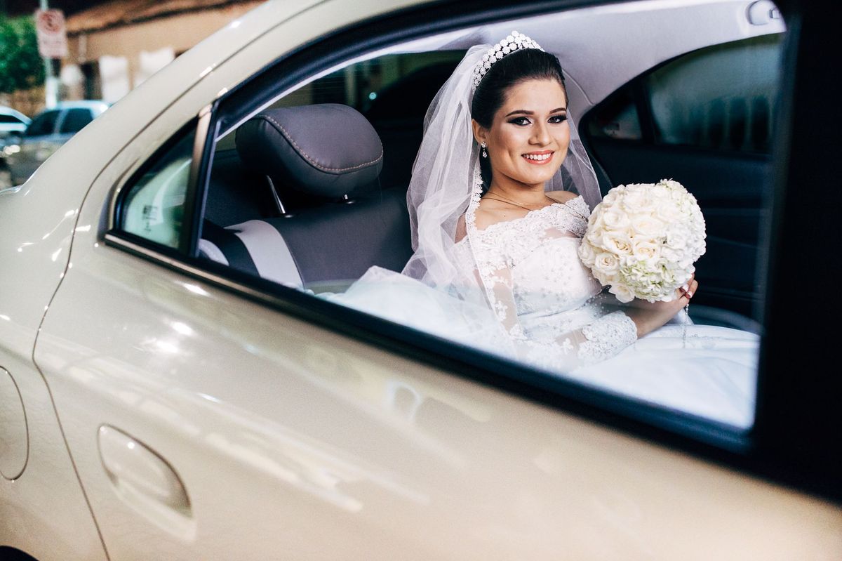 noiva no carro