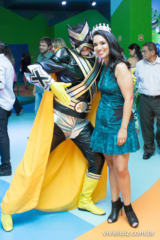 capitão X com a mae da aniversariante
