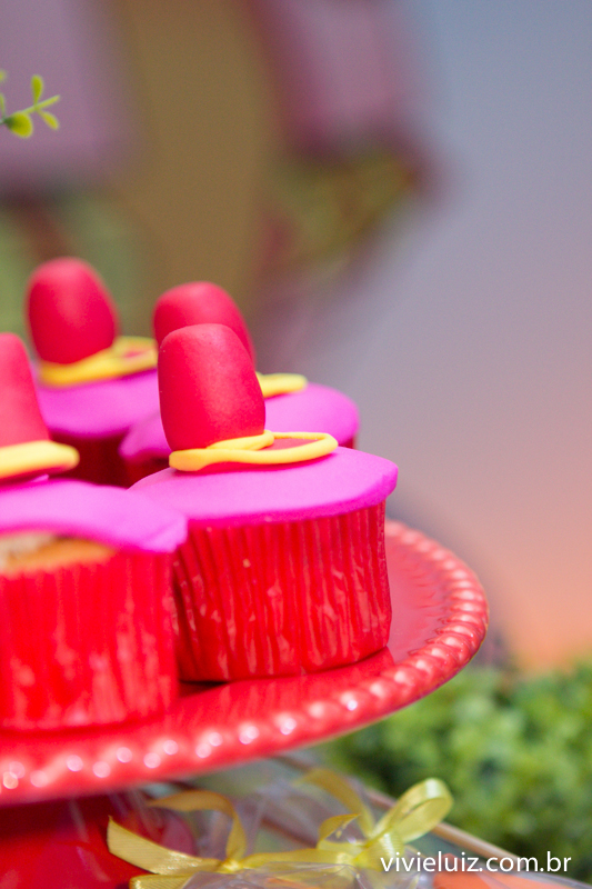 close dos cupê cakes dos chapéu das paquitas
