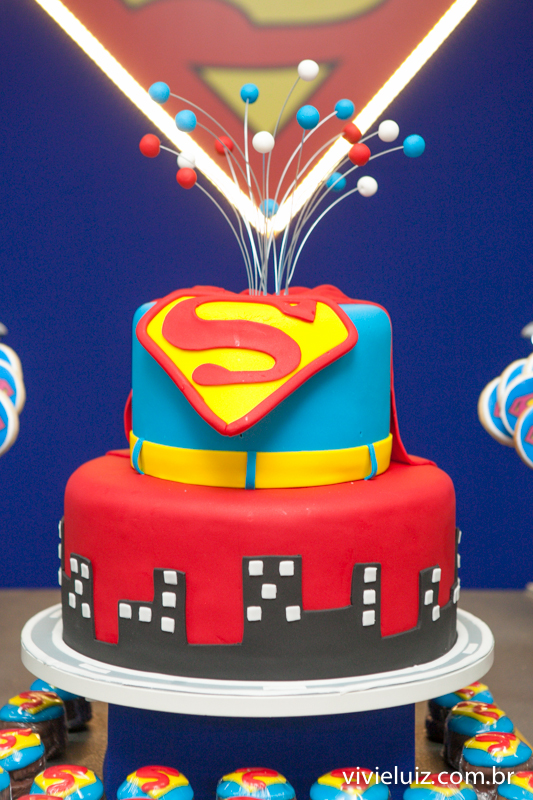 bolo do super homem