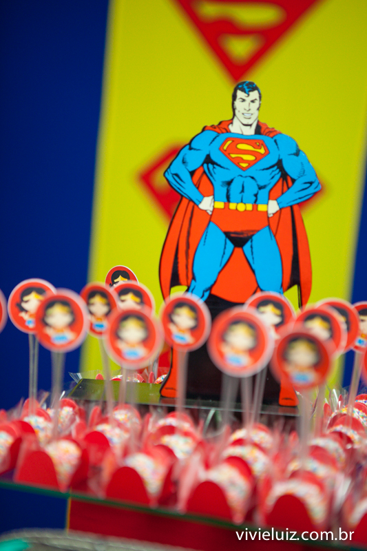 super-homem nos brigadeiros