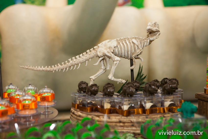 dinossauro decoração de jurassic park