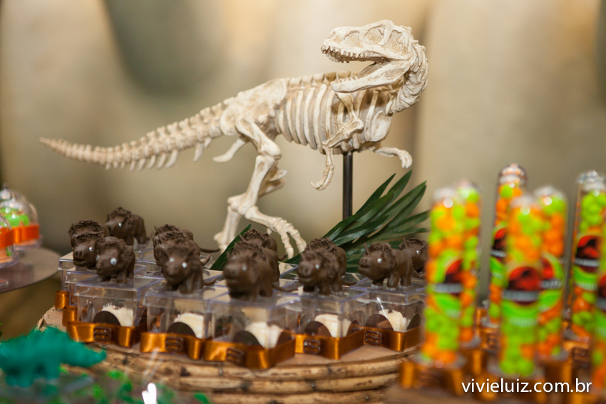 dinossauro decoração de jurassic park