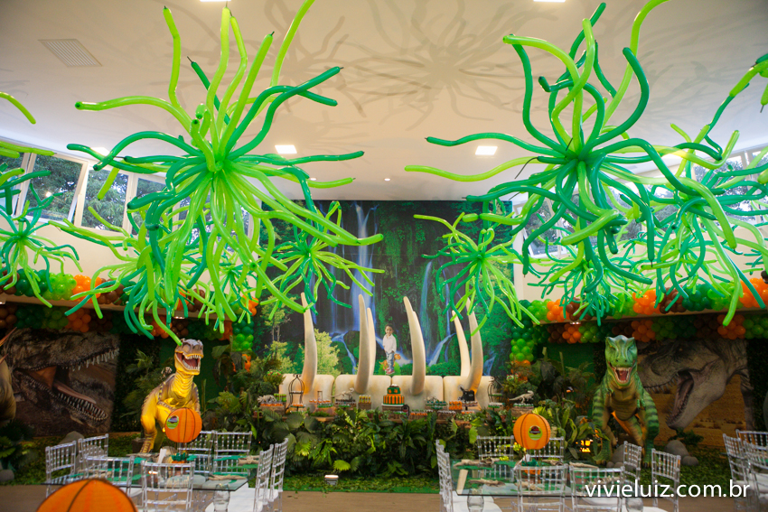 detalhes de balões decoração de jurassic park