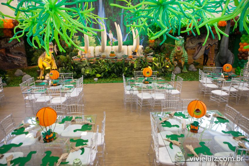 mesa decoração de jurassic park