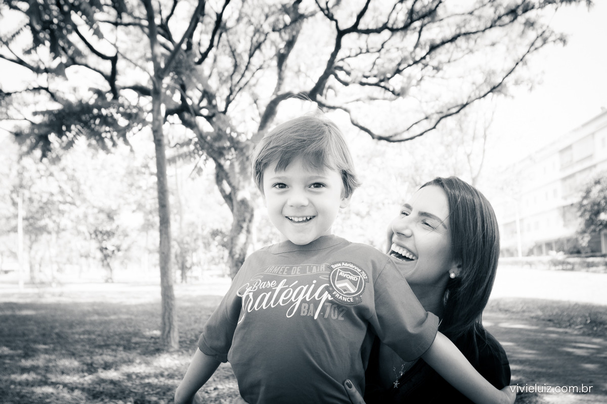 Mãe filha no campo