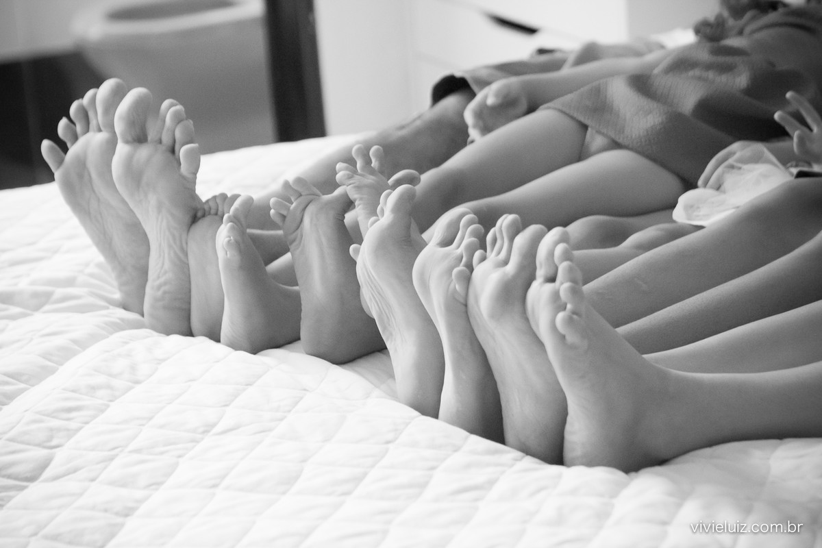 Os pés de toda nossa família