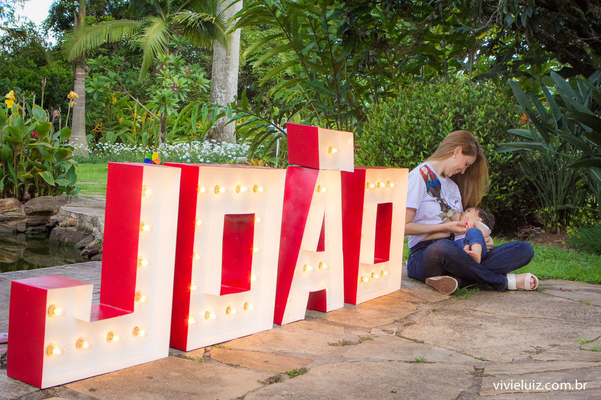 sessao de fotos de familia com fotografias de vivi e luiz fotografias em brasilia amamentação