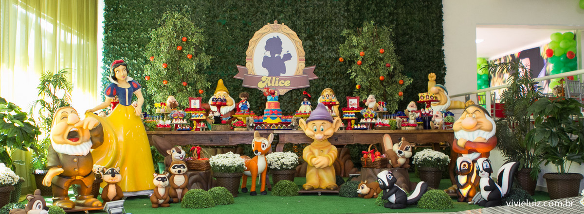 mesa do aniversario de branca de neve
