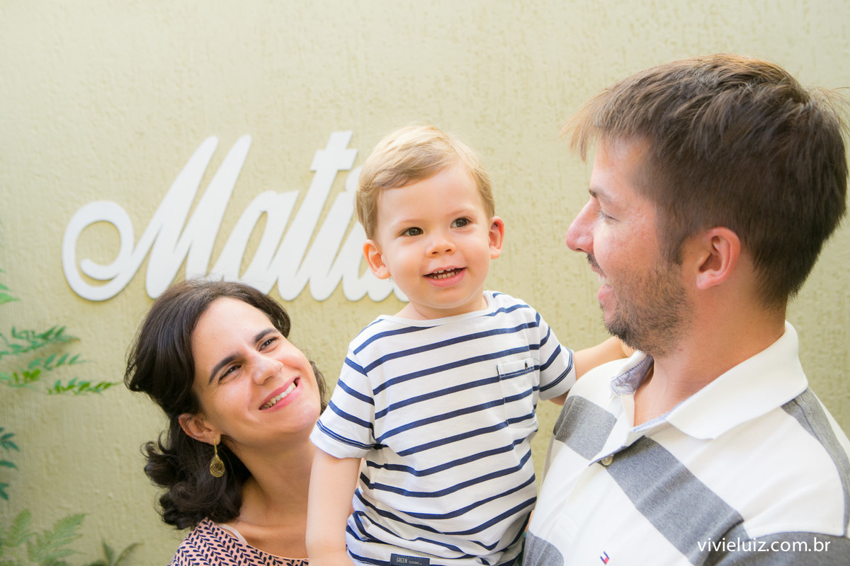 família na festa de aniversario