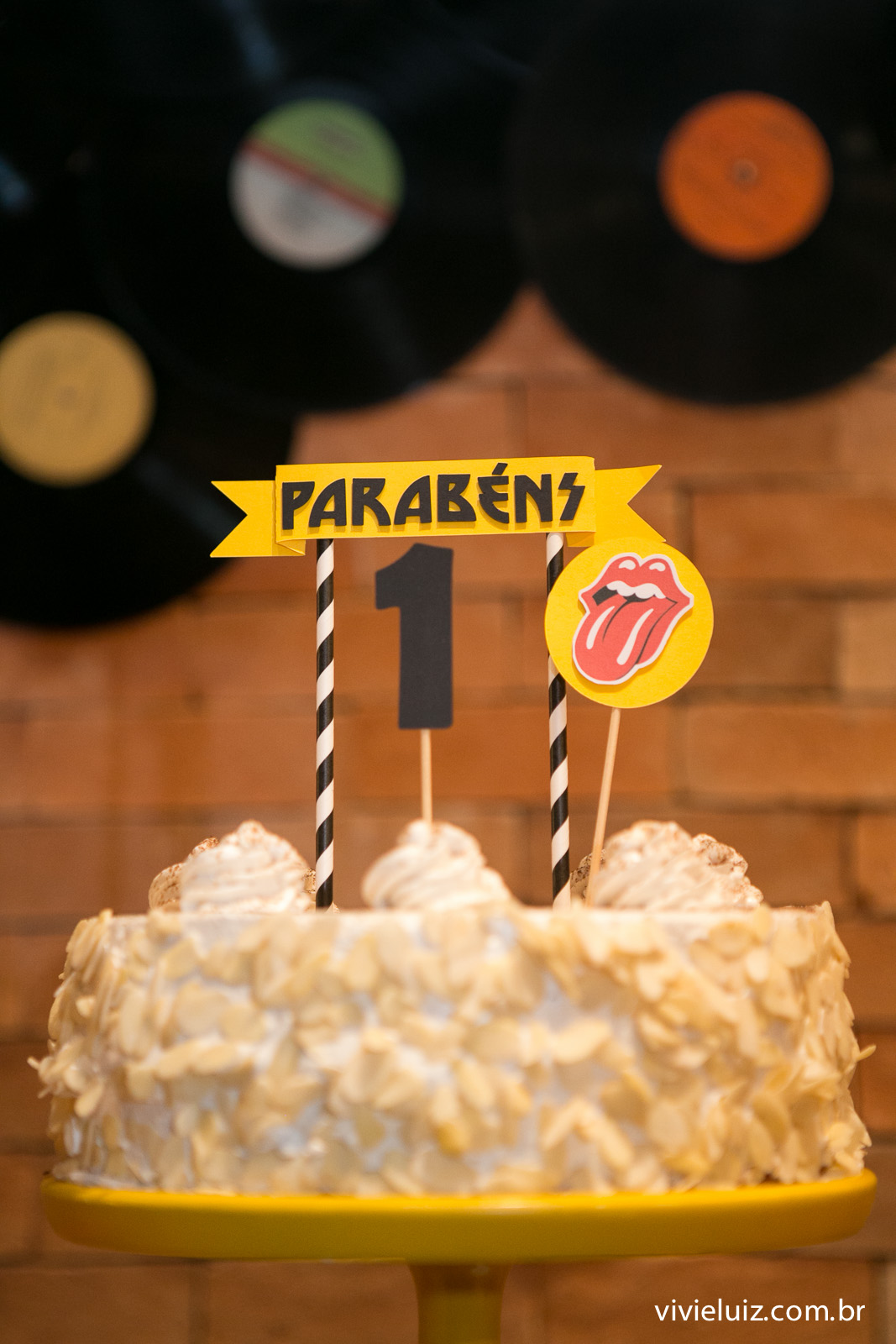 bolo da las pitangas para o aniversario
