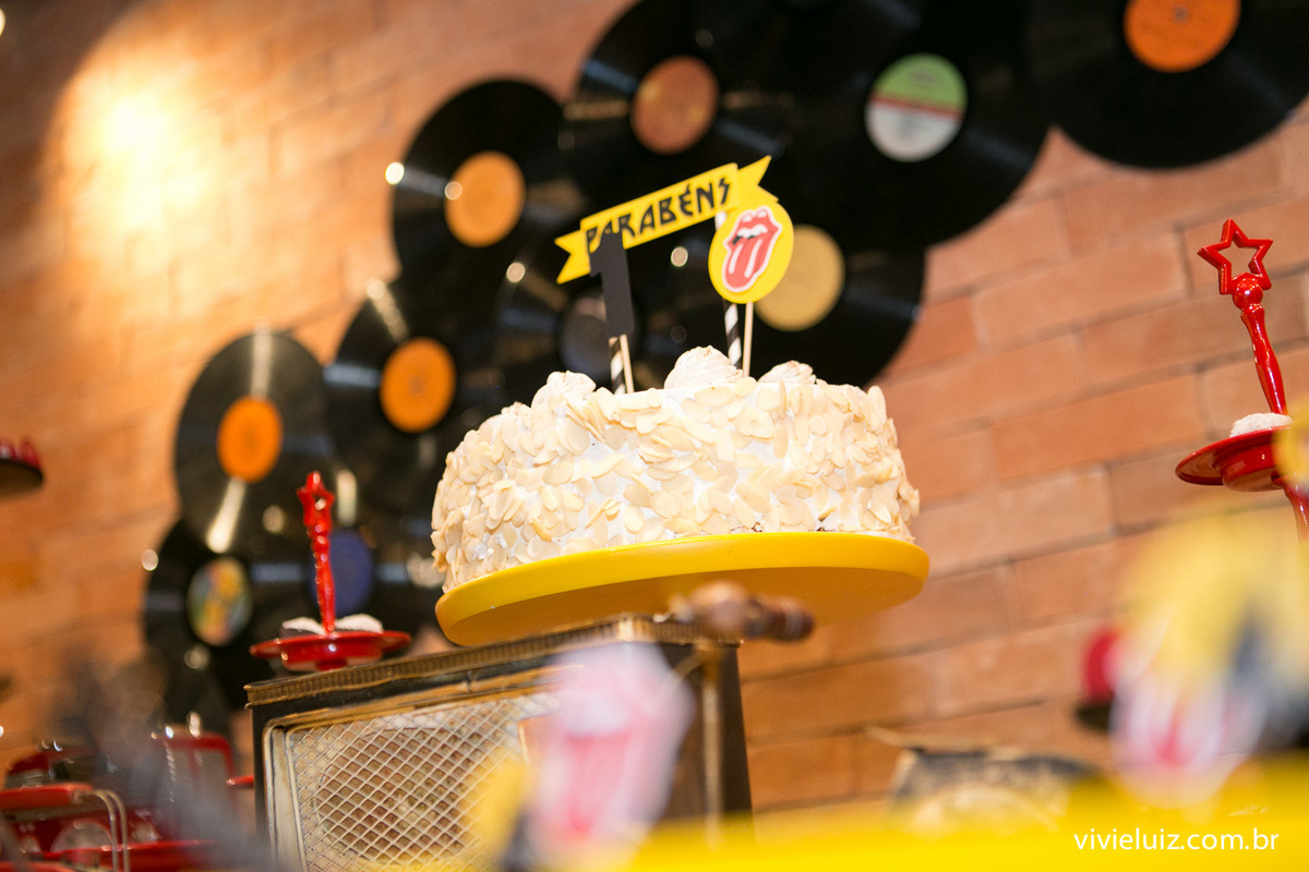 bolo da las pitangas para o aniversario