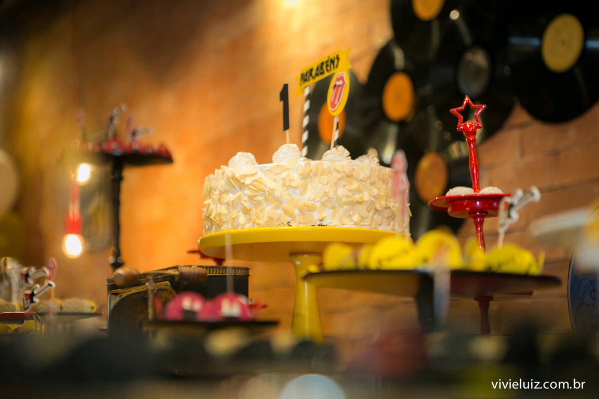 bolo da las pitangas para o aniversario