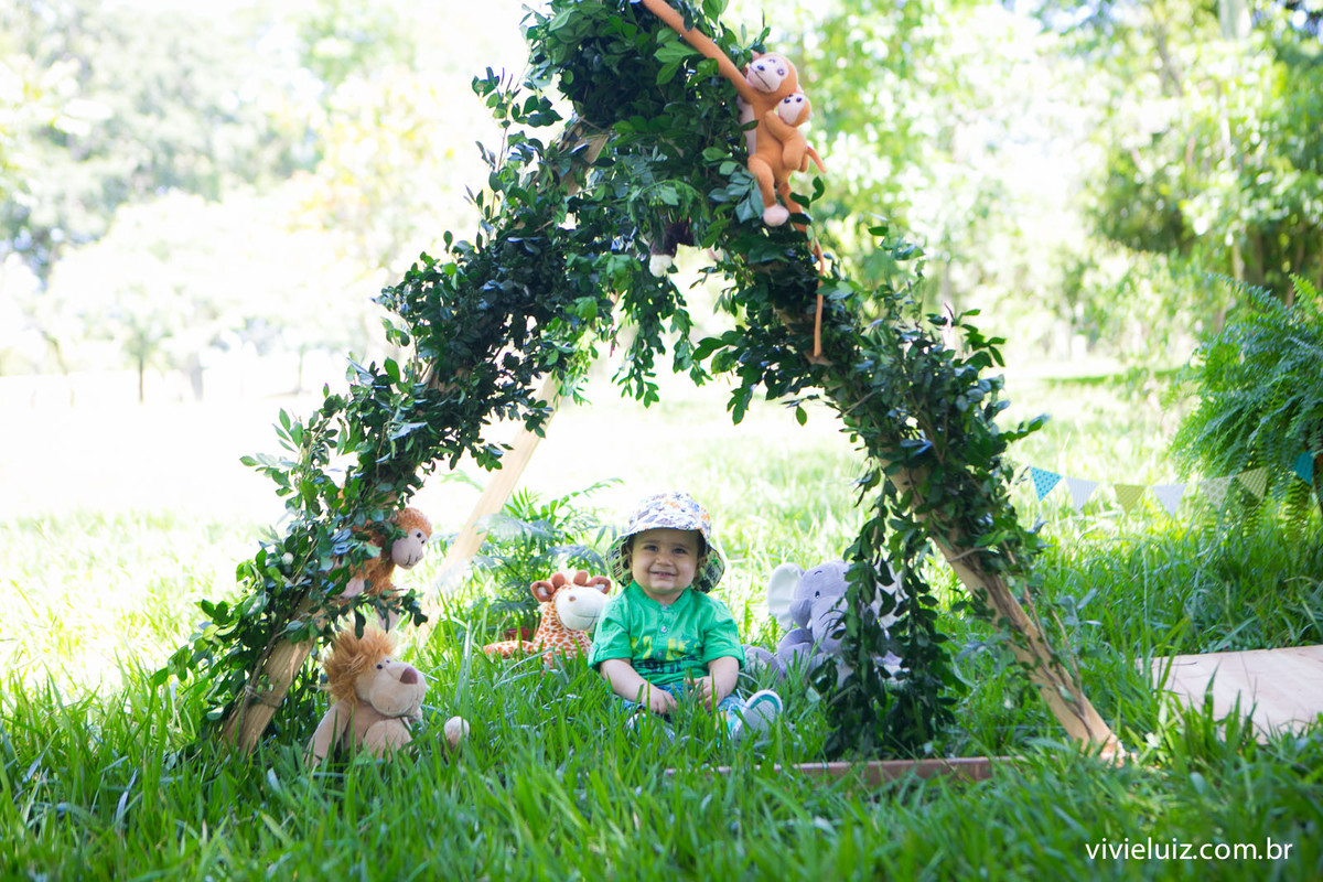 Ensaio fotografico de 1 ano e familia por vivi e luiz fotografias em brasilia tema safari