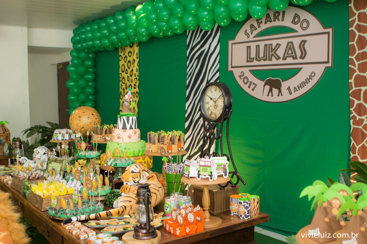 decoracao safari de festa infantil em brasilia com fotos da vivi e luiz fotografias no espaco cata-vento